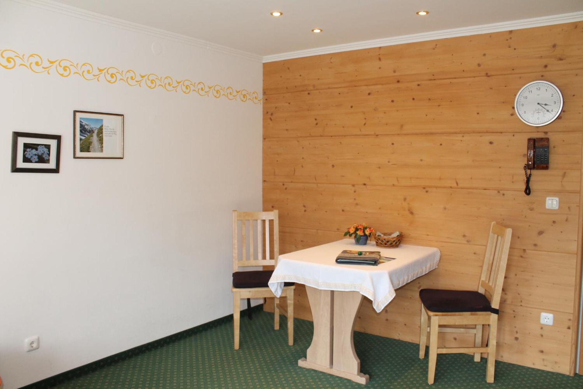 Ferienapartmenthaus Hubertushof Mittenwald Buitenkant foto