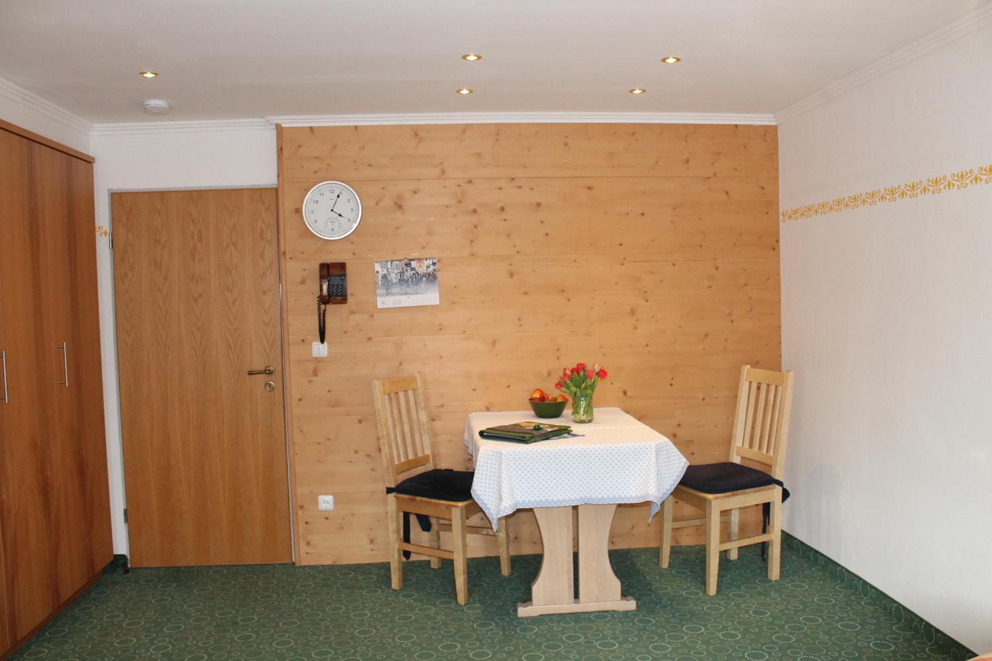 Ferienapartmenthaus Hubertushof Mittenwald Buitenkant foto