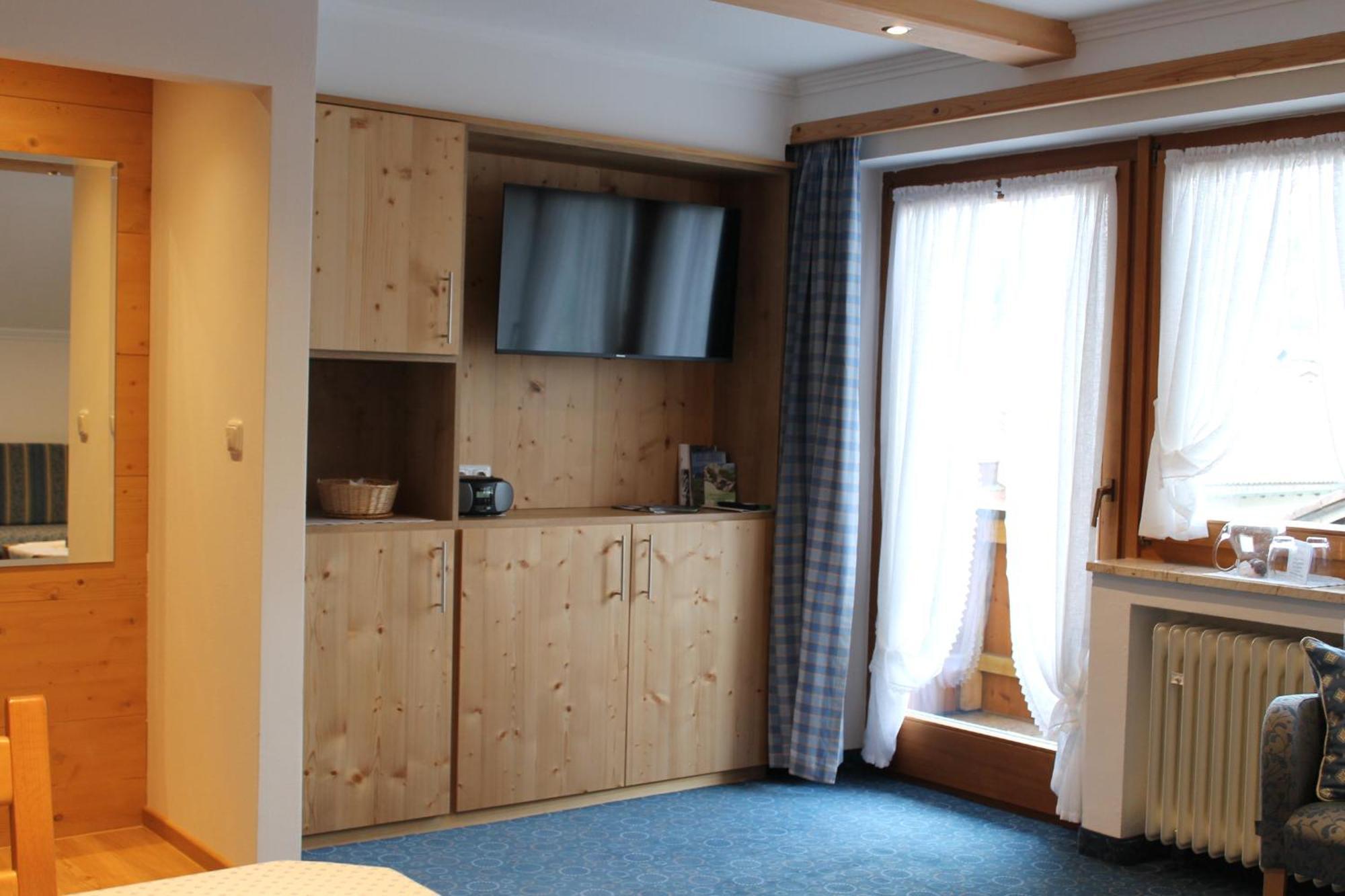 Ferienapartmenthaus Hubertushof Mittenwald Buitenkant foto